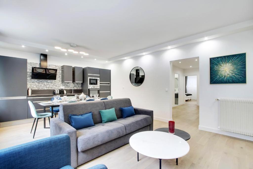 Trocadero/ Eiffel Tower - 3 Bedrooms- All New! 파리 외부 사진