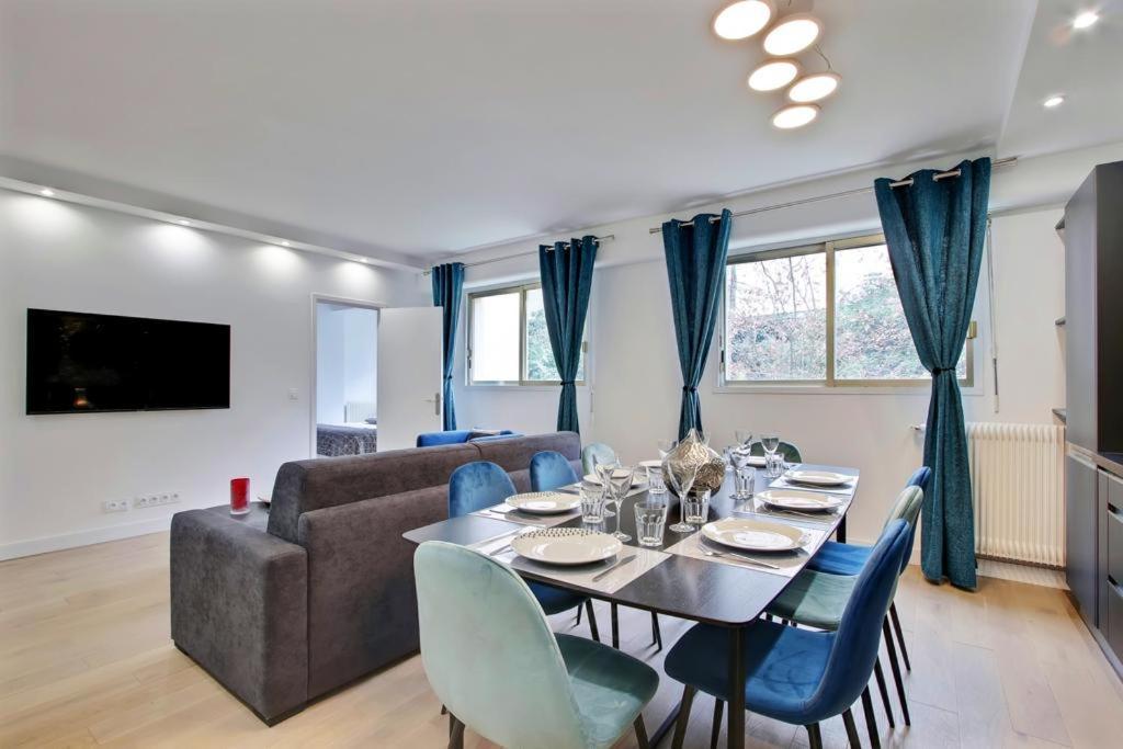 Trocadero/ Eiffel Tower - 3 Bedrooms- All New! 파리 외부 사진